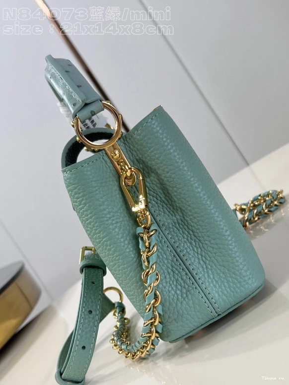 Affordable LOUIS VUITTON MINI-22*12*8CM CAPUCINES 0718
